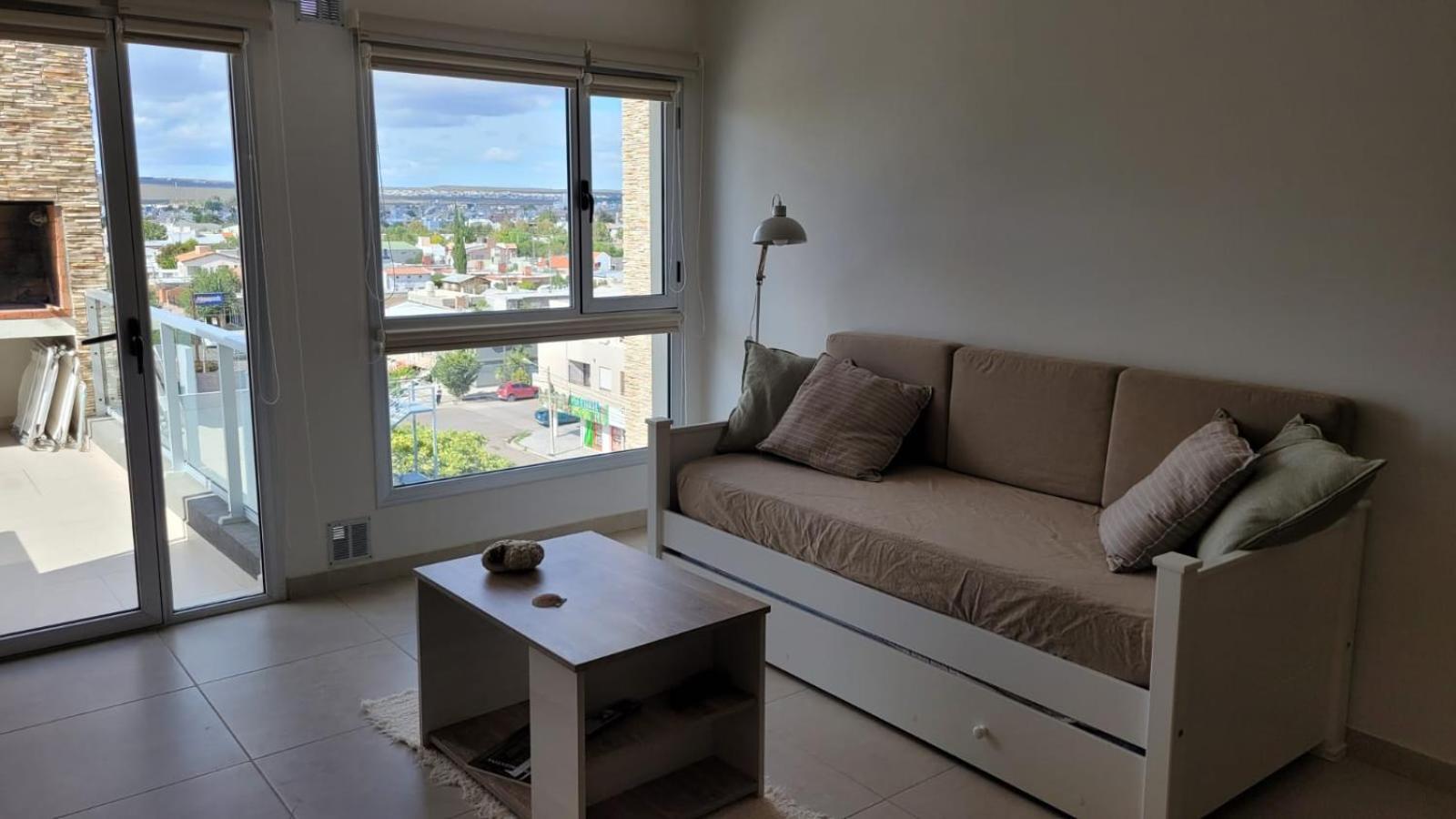 Departamento Moderno Con Cochera Y Parrilla, Amplio Y Luminoso * Puerto Madryn